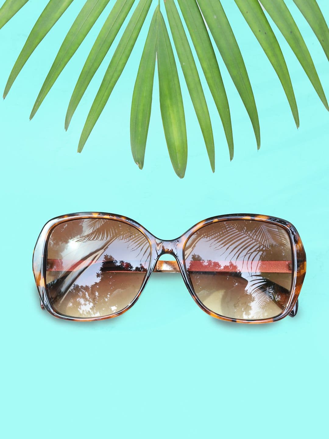 Carlton London Women Yellow Lens & Brown Oversized Sunglasses UV Protected Lens CLSW007