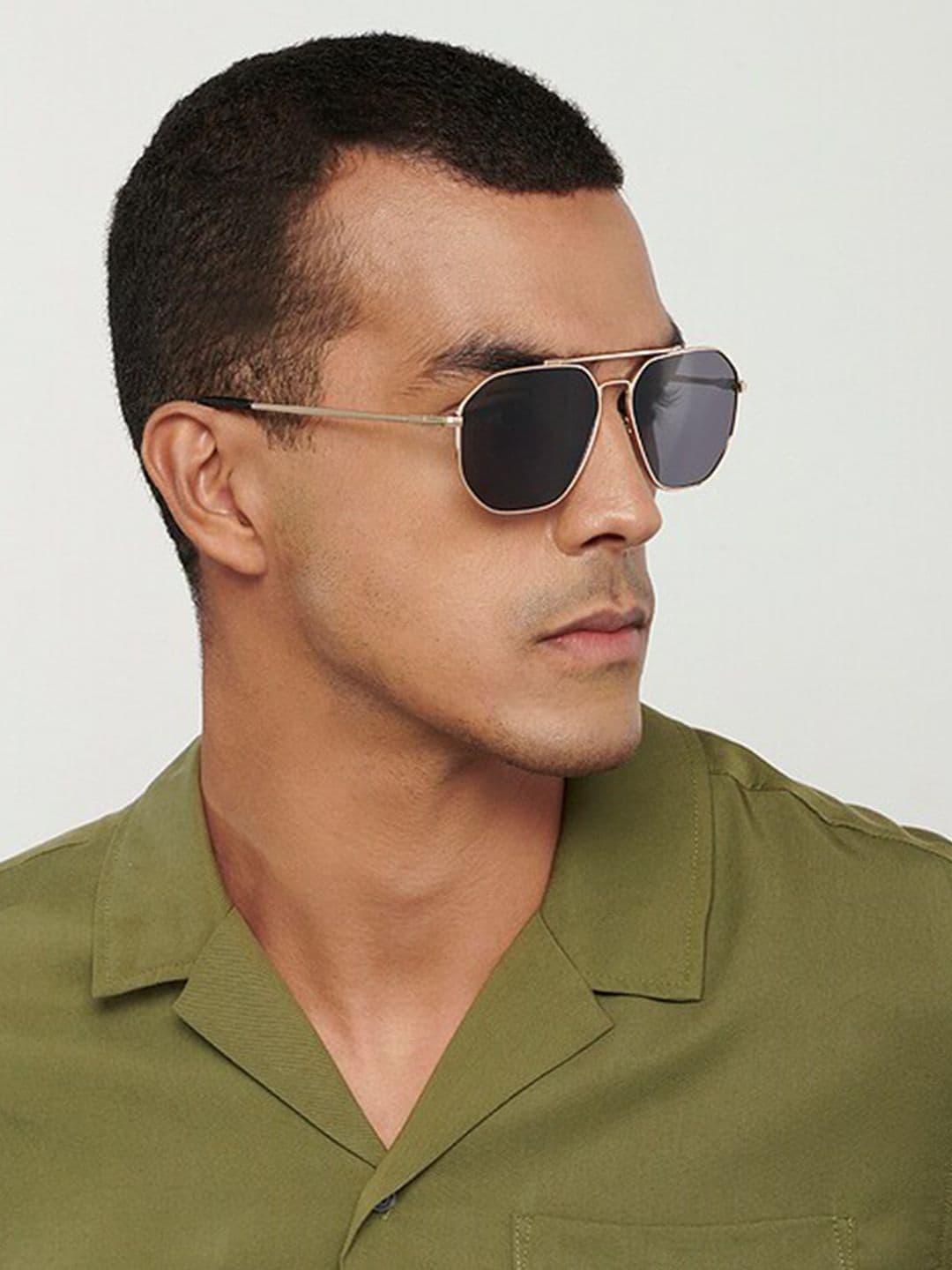Vincent Chase by Lenskart Unisex Grey Lens & Gold-Toned Aviator Sunglasses with Polarised and UV Protected Lens