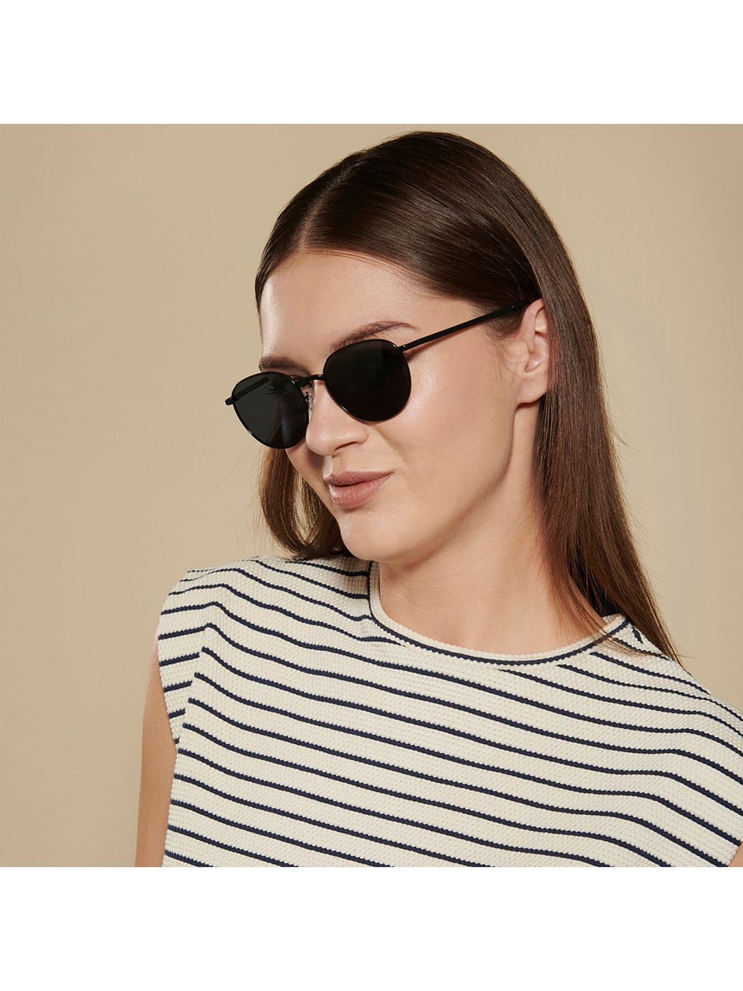 Vincent Chase by Lenskart Unisex Grey Lens & Black Round Sunglasses with Polarised and UV Protected Lens