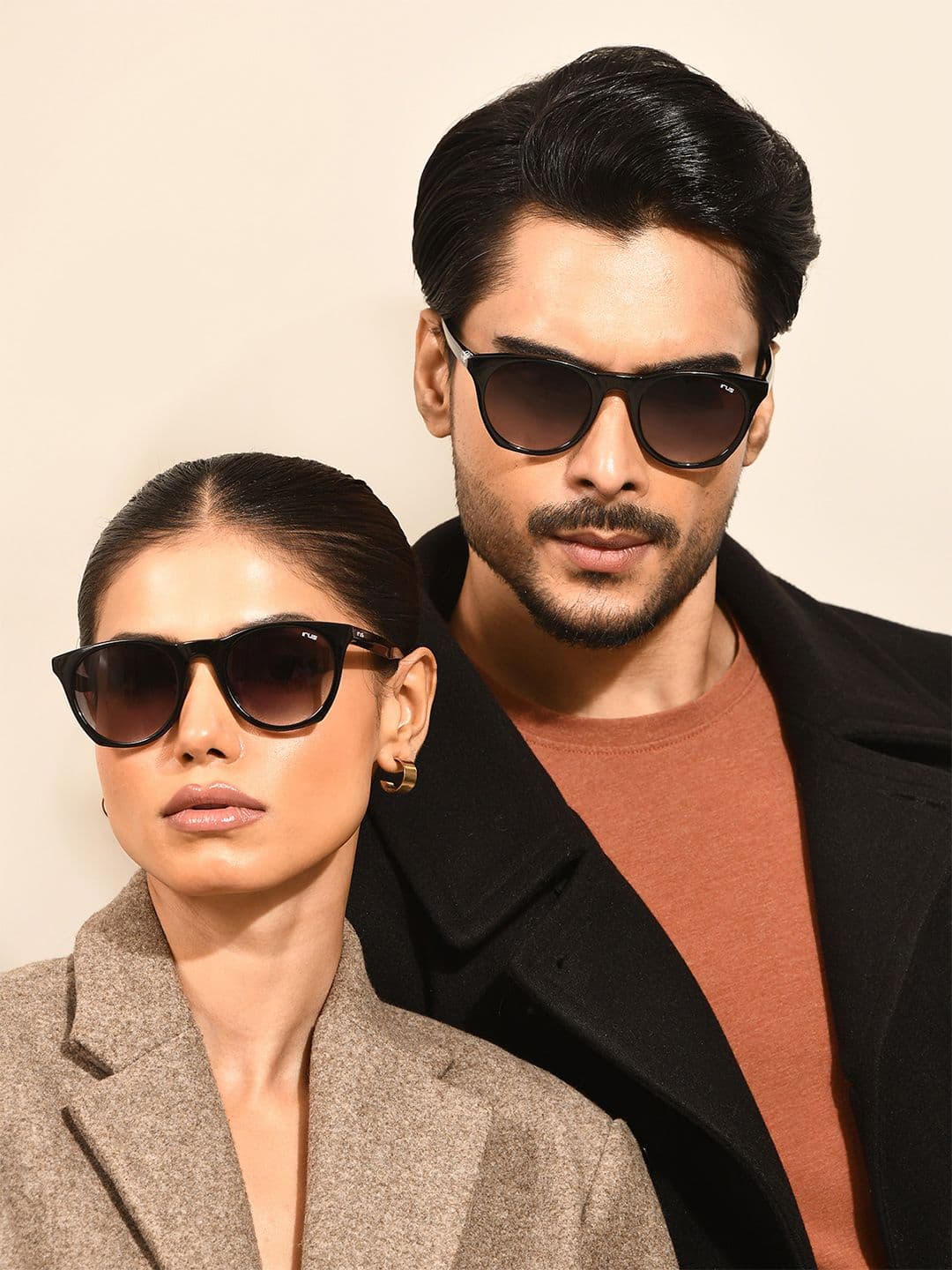 IRUS by IDEE Unisex Grey Lens & Black Oval Sunglasses IRS1097C1SG-Black