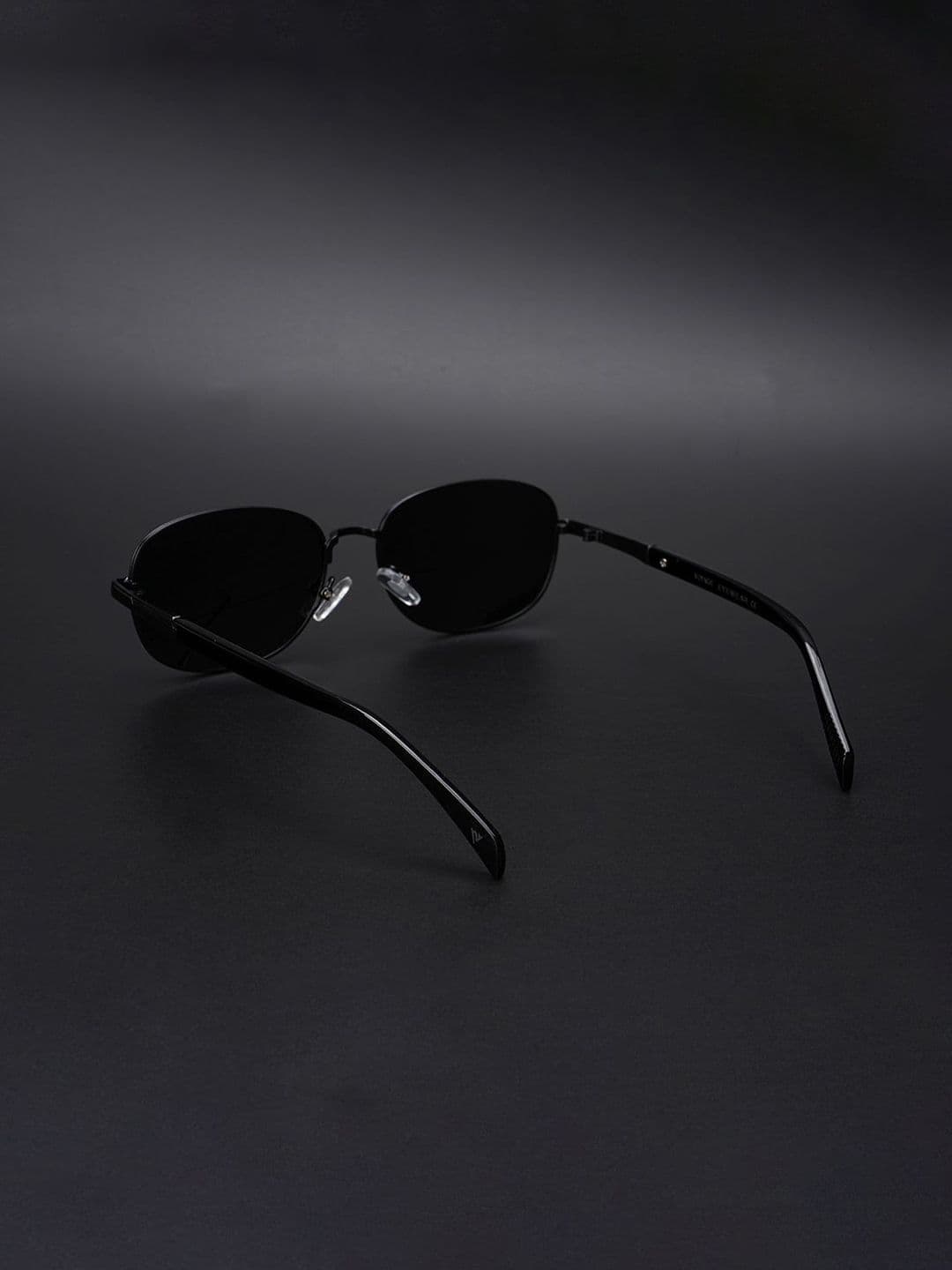 Voyage Unisex Square Sunglasses with Polarised and UV Protected Lens 2288PMG5847