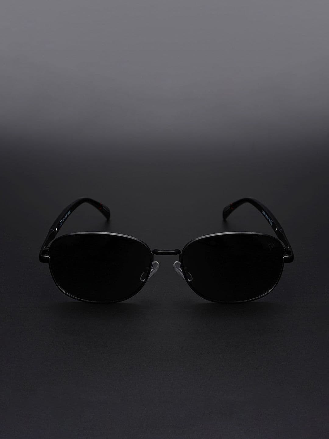 Voyage Unisex Square Sunglasses with Polarised and UV Protected Lens 2288PMG5847