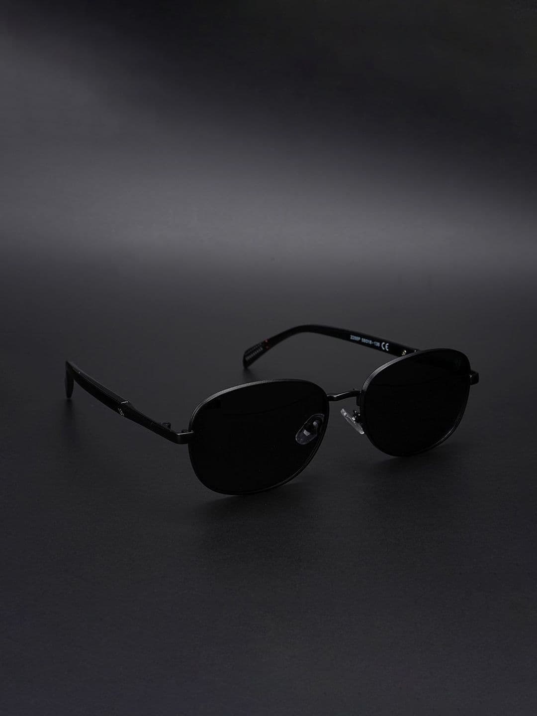 Voyage Unisex Square Sunglasses with Polarised and UV Protected Lens 2288PMG5847