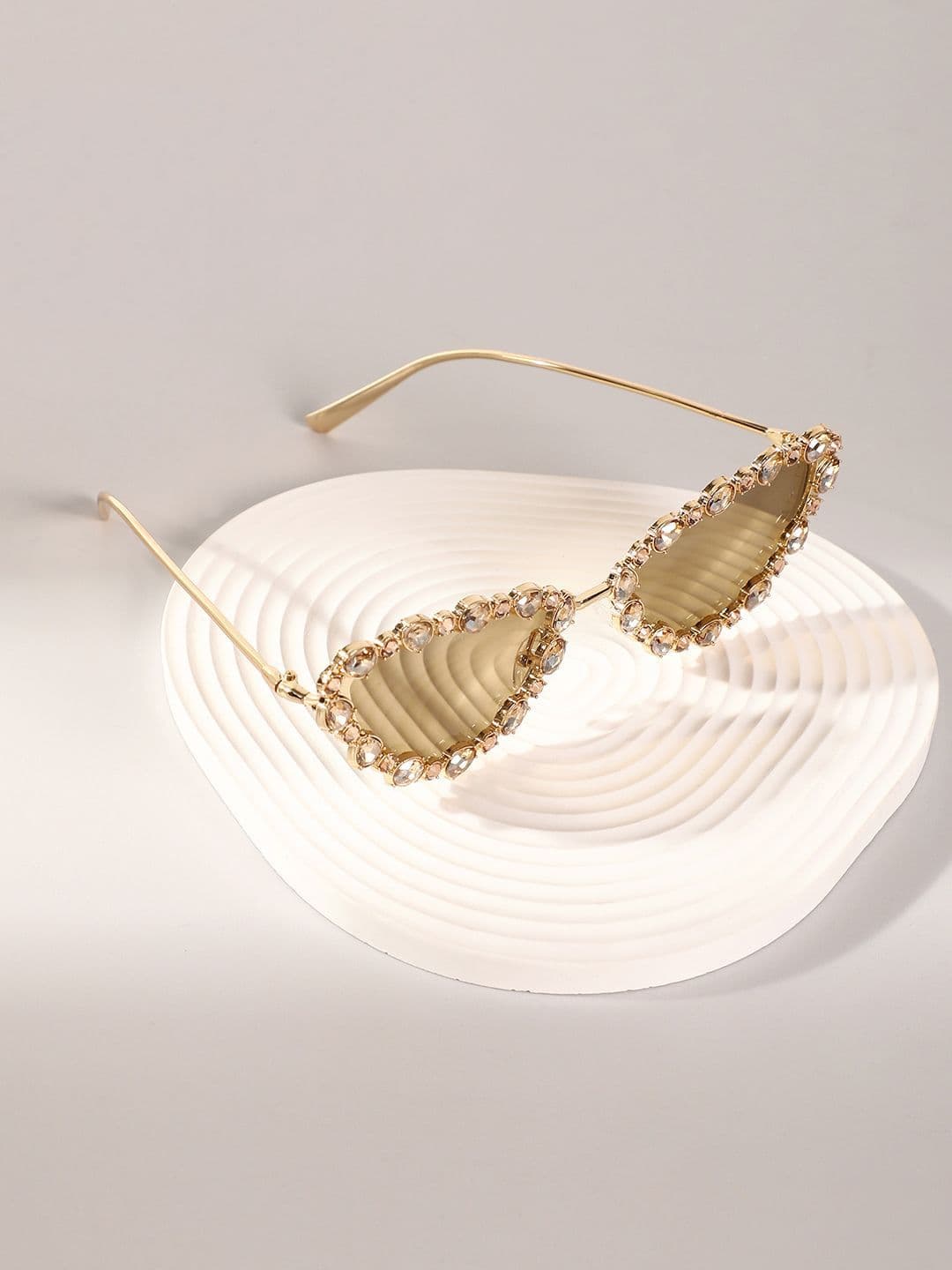 HAUTE SAUCE Women Cateye Sunglasses with Polarised Lens AW24_SOHISG9649