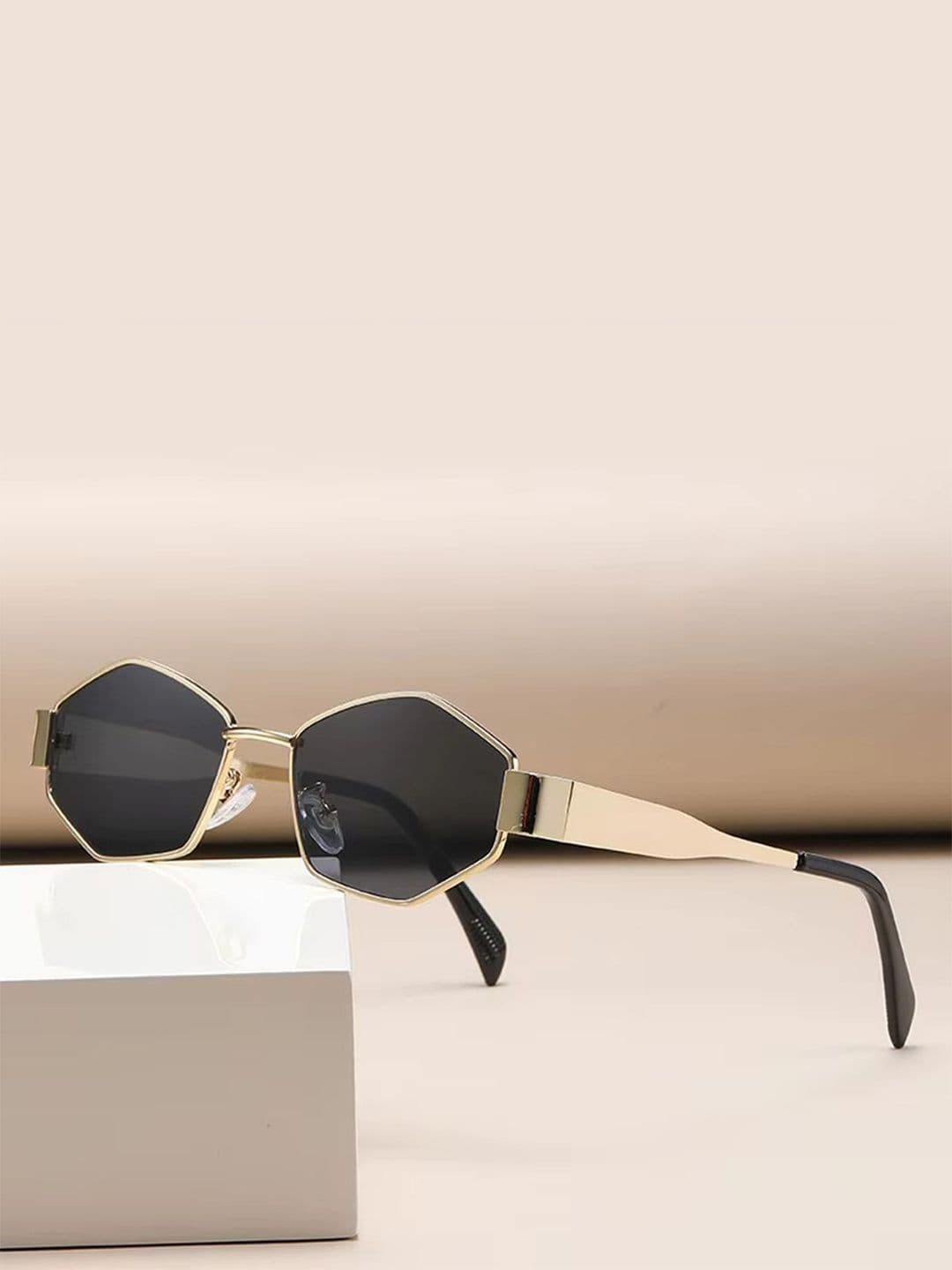 HAYDEN haiza Sunglasses with UV Protected Lens