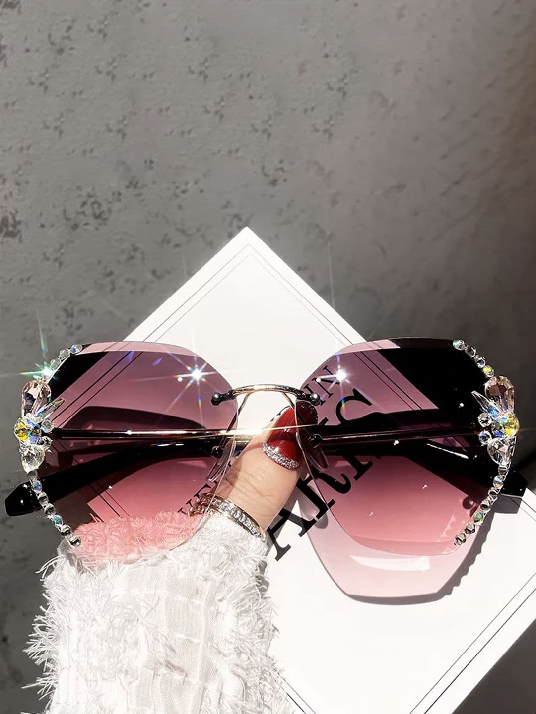 HAYDEN haiza Women Round Sunglasses with UV Protected Lens