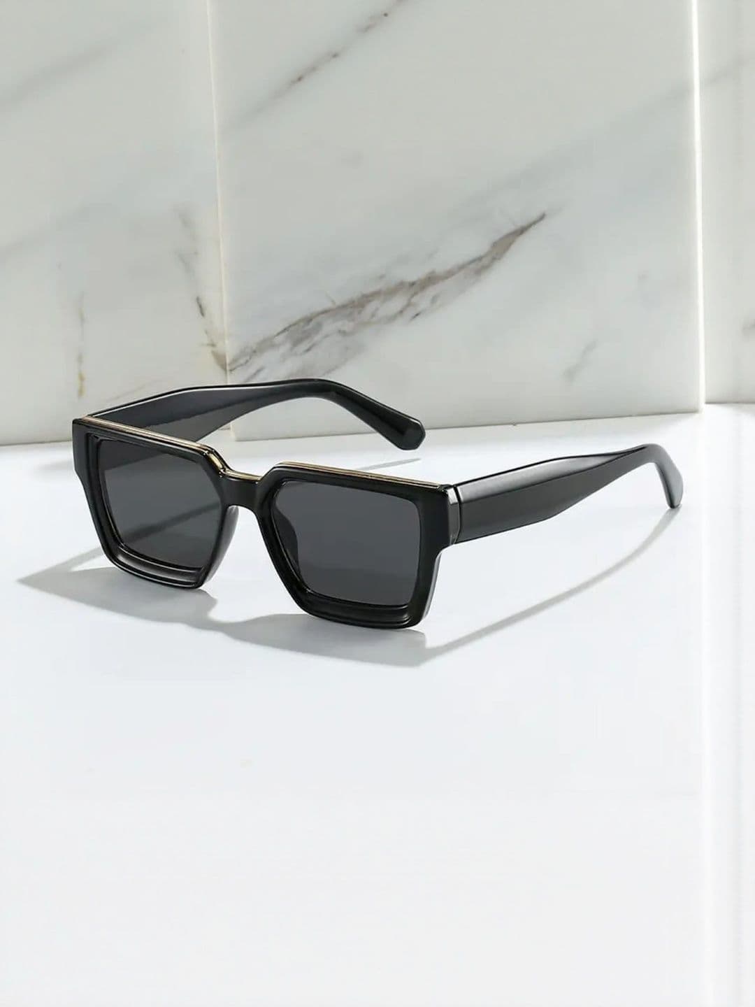 LEGEND EYEWEAR Unisex Wayfarer Sunglasses with UV Protected Lens Voyage