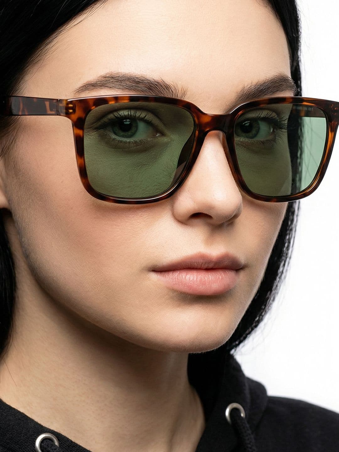 Vincent Chase by Lenskart Unisex Green Wayfarer Sunglasses with Polarised and UV Protected Lens 130814