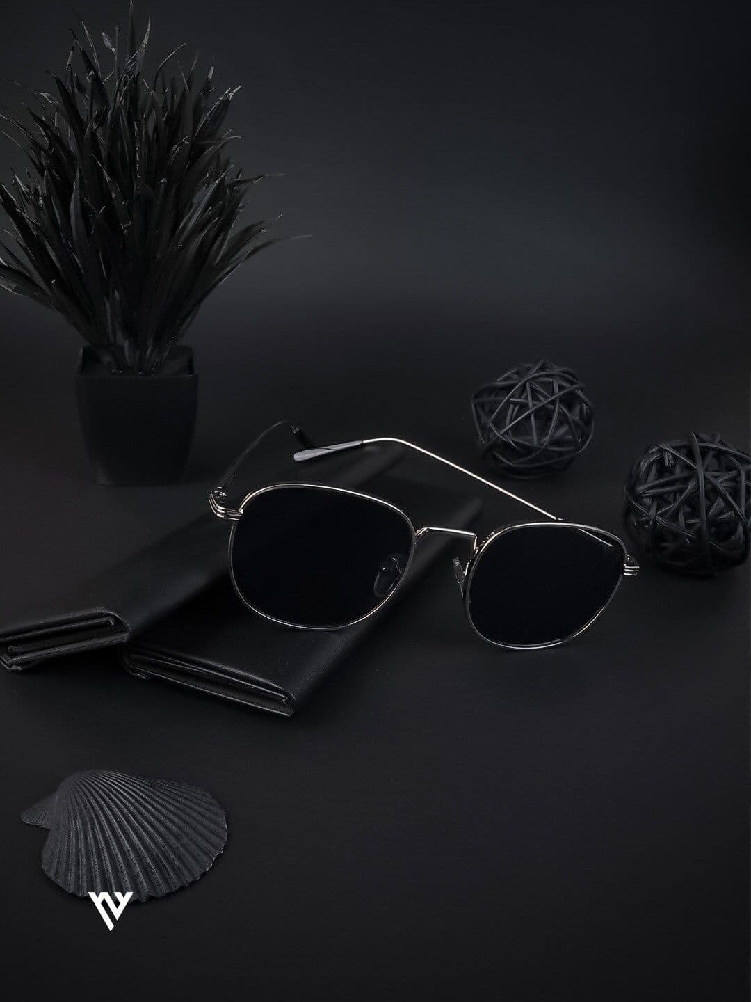 Voyage Lens & Round Sunglasses With Polarised & UV Protected Lens