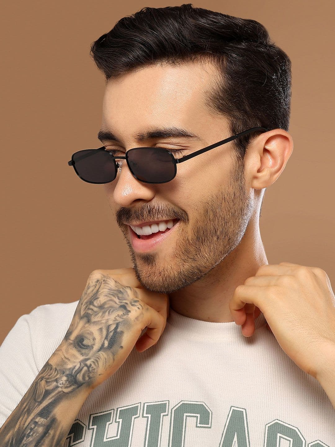 Voyage Adults Rectangle Sunglasses with Polarised and UV Protected Lens 2272PMG5845-Black