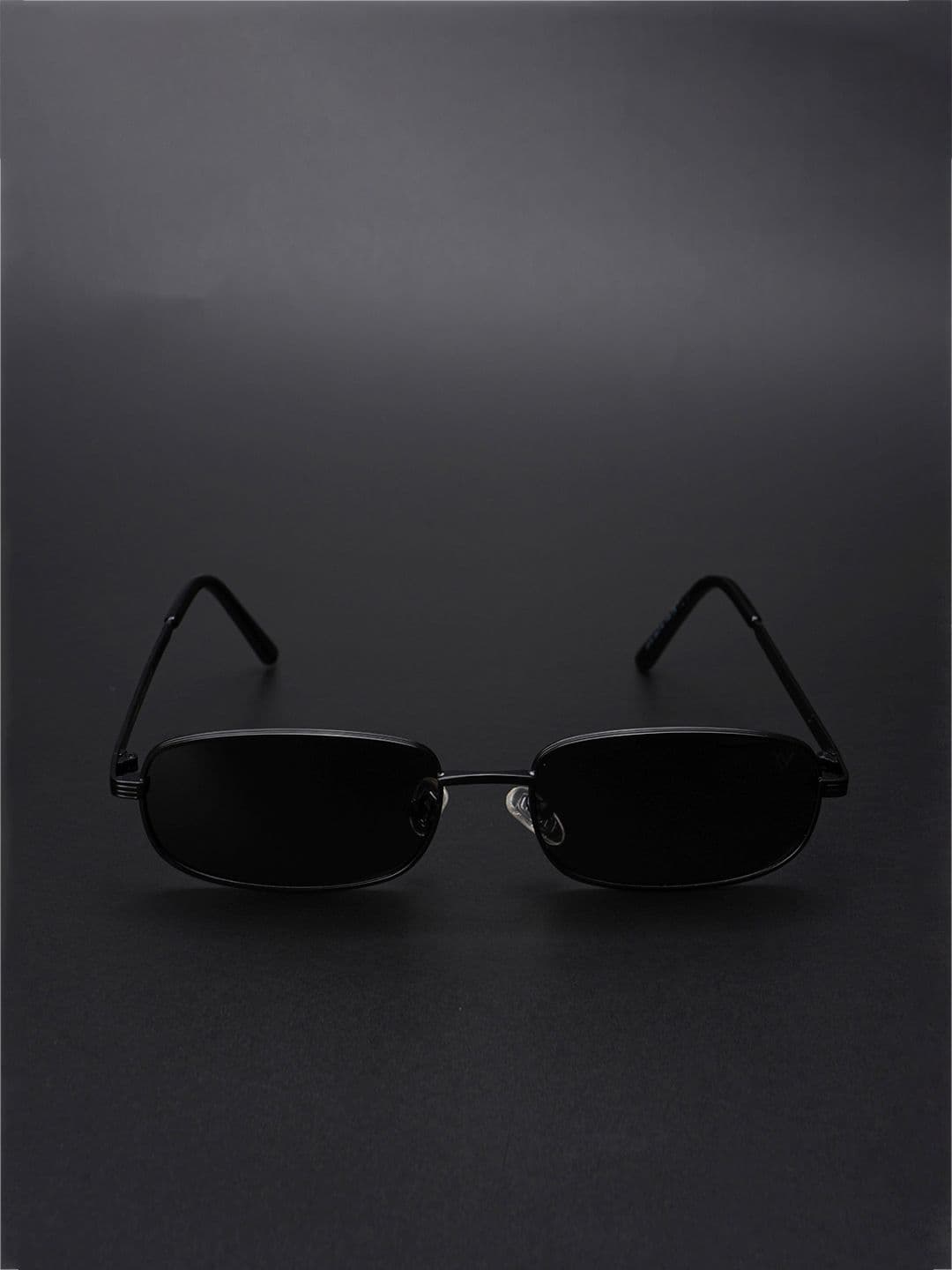 Voyage Adults Rectangle Sunglasses with Polarised and UV Protected Lens 2272PMG5845-Black