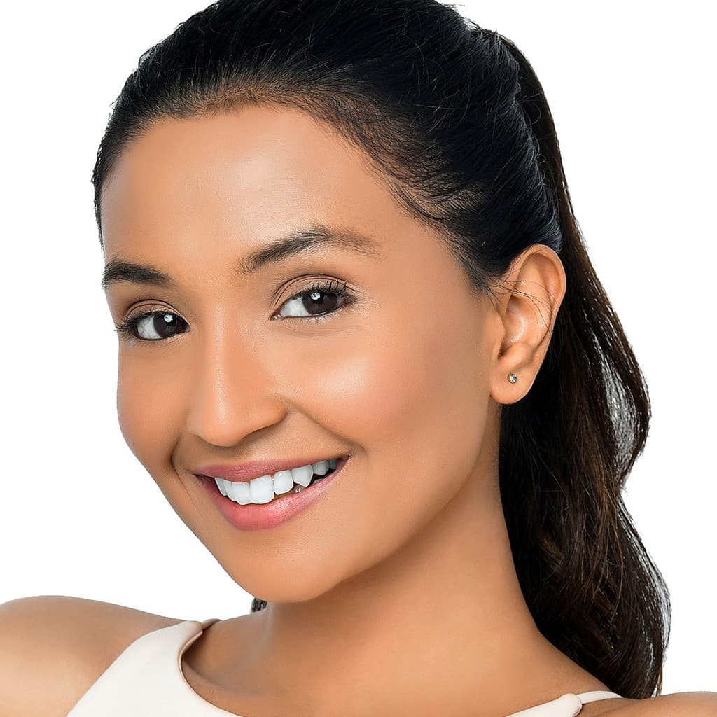 Mamaearth Hydra-Glow CC Serum with Vitamin C & Hyaluronic Acid Foundation